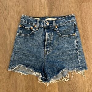 Levi's Ribcage Shorts